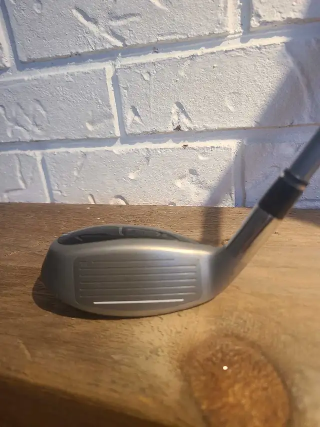 Adams Golf Idea Tech OS Hybrid in Golf in Bedford - Image 6