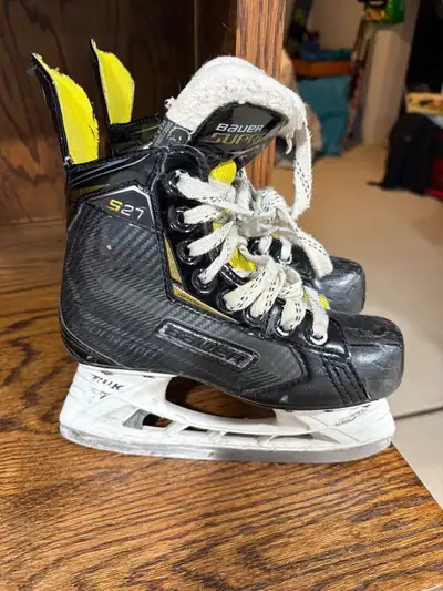 Bauer junior size 1.5 s21 hockey skates , View more