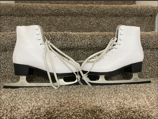 Girls Figure Skating Shoes- size 2 in Skates & Blades in Calgary