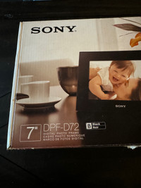 Sony digital picture frame new in box 