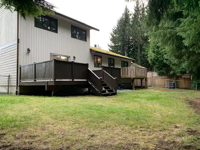 Kitimat House for Rent (Spacious 6 Bedrooms - 3.5 Bathrooms) in Long Term Rentals in Kitimat - Image 6