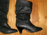 (Unisex) Rubber BOOTS----also Womens Boots-Size 5