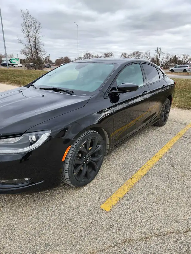 2015 Chrysler 200s541162087257876481