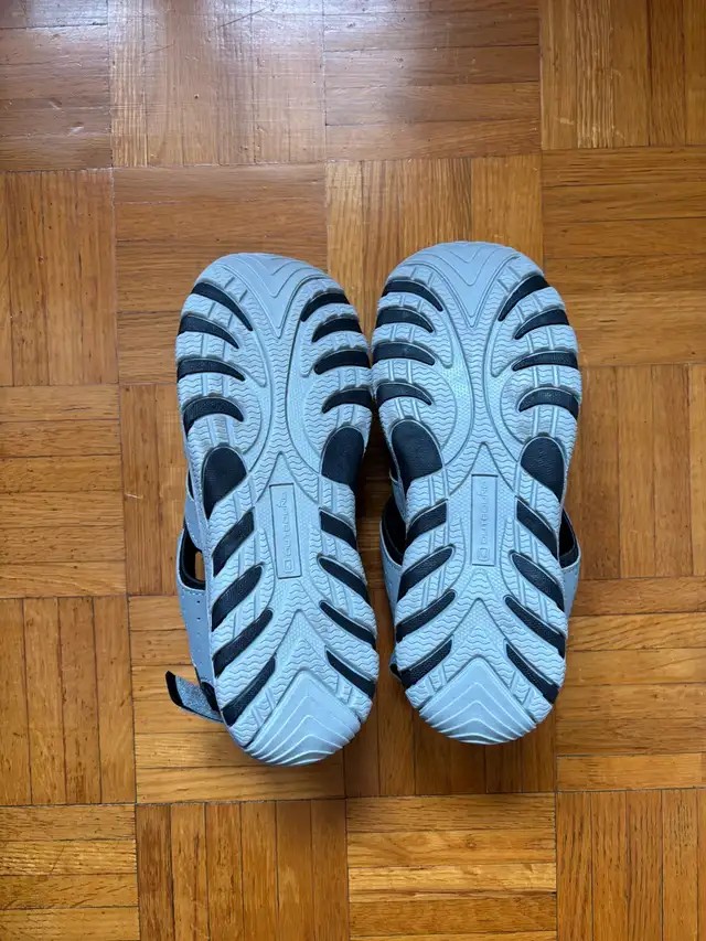 Outbound Adventure Closed Toe Hiking Shoes, unisex, Size 5 in Kids & Youth in City of Toronto - Image 7