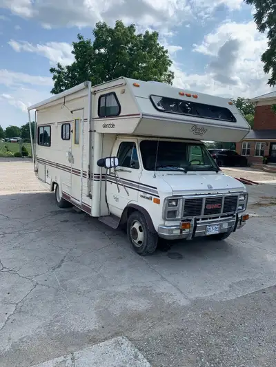 RV: 1986 GMC Vandura Glendale 3500 RV. 5.7L V8 gas engine. 49,000 miles. 28 feet, 6 sleeper, electri...