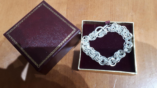 VALENTINE GIFTS - BRAND NEW BRACKLETS NEVER WORN in Jewellery & Watches in Trenton - Image 3