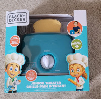 BLACK+DECKER Toaster with Sounds! Kitchen Food Pretend Play Toy