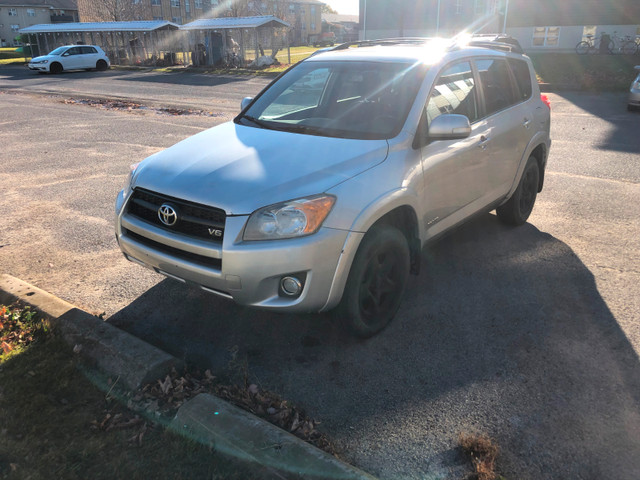 2009 Rav 4 AS IS 340000km V6 in Cars & Trucks in Kingston - Image 2