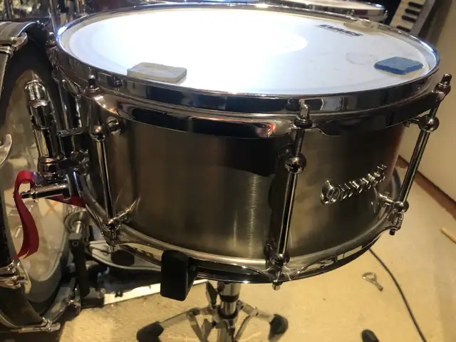 Dunnett 14x6.5 Stainless Steel Snare Drum in Drums & Percussion in City of Toronto - Image 3