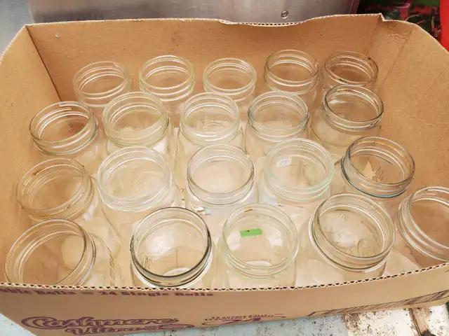 dozens of masson jars 12 POTS N PANS slow JUICERs blender in Microwaves & Cookers in St. Catharines - Image 10