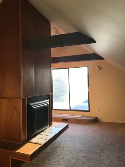 House for rent in the U of A area for $2400/month. 4 bedrooms and 1.5 bathrooms unfurnished. The hou...