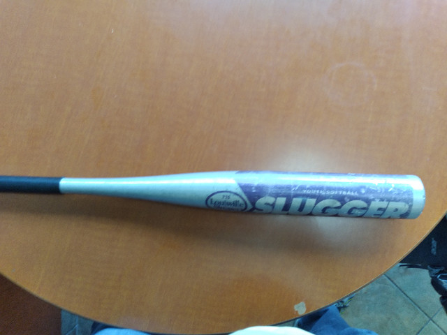 Louisville baseball bat, 29 inches L and 22 ounces in Baseball & Softball in Burnaby/New Westminster - Image 4