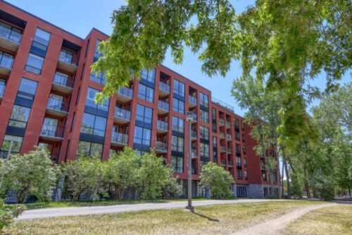 Condo for sale in Point Saint-Charles - with parking spot! — photo 1