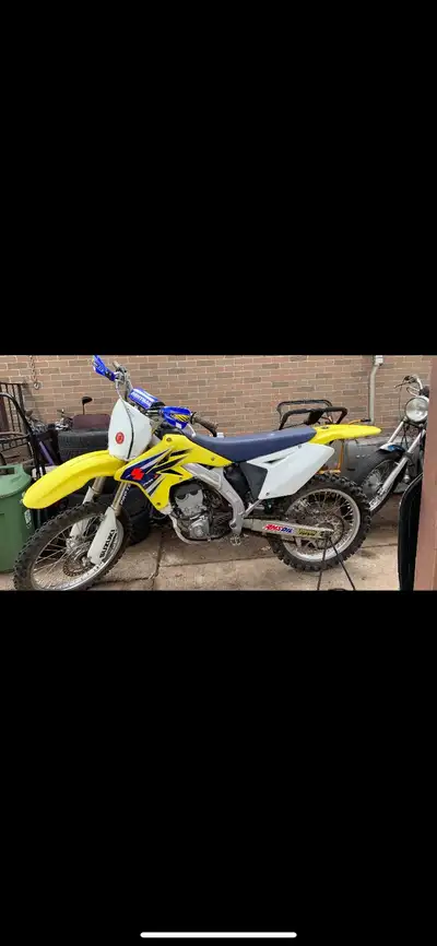 Selling an 07 rm 250 4 stroke, has been well taken care of. Serious inquiries only, any questions fe...