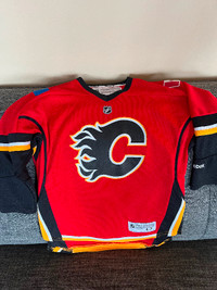 $30 Calgary Flames Jersey   Size Child 4-7. Worn once only