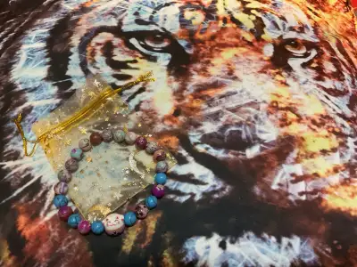 NEW HANDMADE ANIME STYLE STONE CAT BRACELET, View more