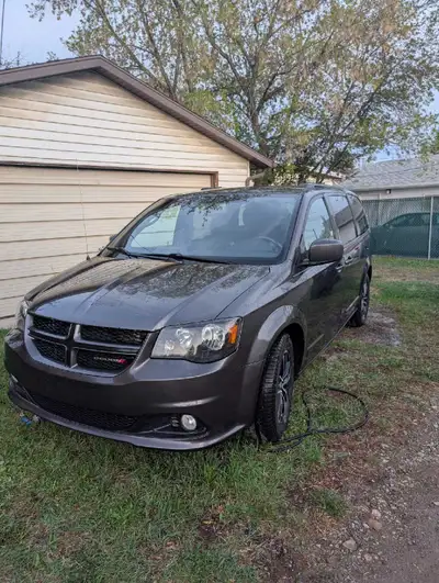Vehicle Description For sale is a reliable, incredibly comfortable, and fully loaded family van – 20...