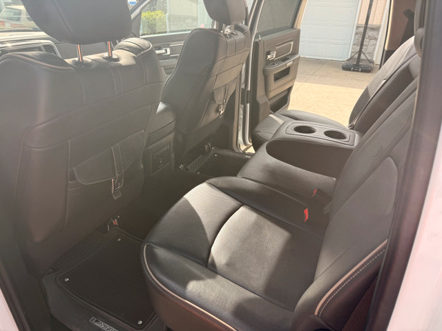 2014 RAM 3500 LARAMIE LIMITED CREW CAB LONG BOX DUALLY in Cars & Trucks in Calgary - Image 4
