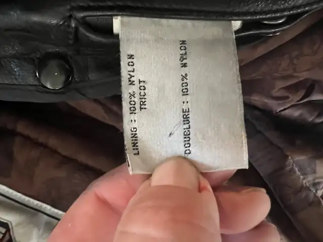 Mens Large Leather jacket in Road in Calgary - Image 8