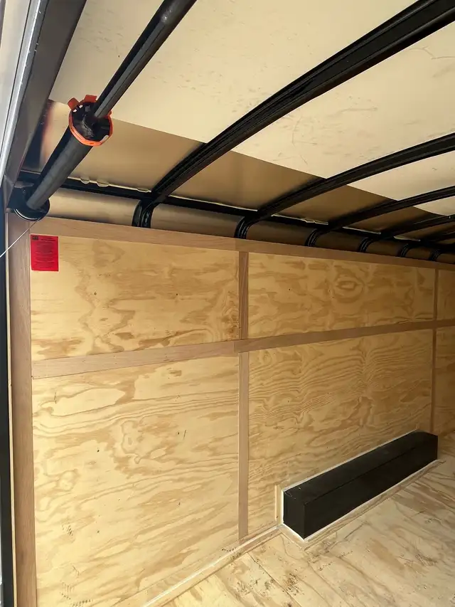 enclosed cargo trailer in Other in Medicine Hat - Image 9