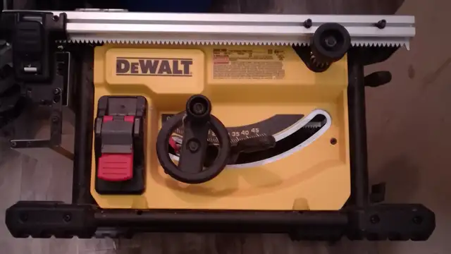 DeWalt DWE7485 table saw like new in Power Tools in Summerside - Image 4