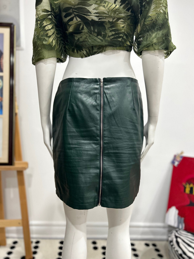 Green Leather Skirt  in Women's - Dresses & Skirts in City of Toronto - Image 4