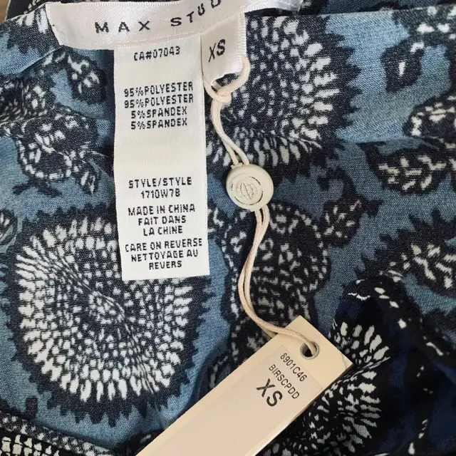 Size XS-S brand new Max Studio navy colour top in Women's - Tops & Outerwear in City of Toronto - Image 6