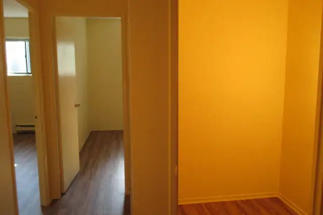 Orangeville Apartment With Closets Galore and Balcony in Long Term Rentals in Oakville / Halton Region - Image 8