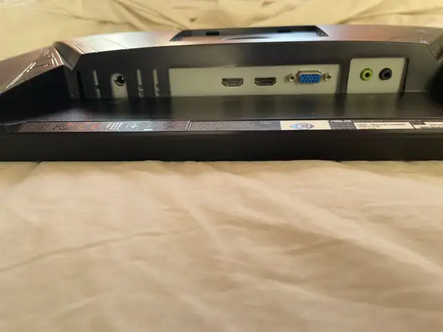 Asus Gaming Monitor VG245HY in Monitors in City of Toronto - Image 4