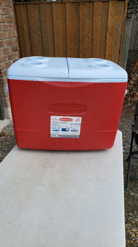 Like new rubbermaid red cooler
