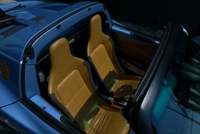Lotus Elise - 2007 Polar Blue in Cars & Trucks in City of Toronto - Image 3