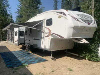 2011 Sabre Palomino 31RLTS-6. Good shape. Everything works. Full load including central vac, four se...