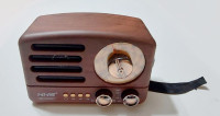 Radio d'aspect vintage, comme neuf, avec blootouth et connection