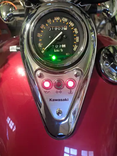 GENERAL INFORMATION: Make: Kawasaki Model: Vulcan® EN500 LTD Category: Cruiser Colour: Red Engine Di...