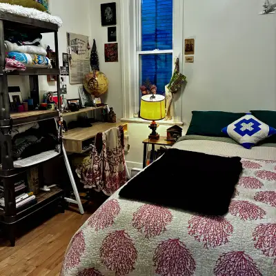 Room available for SUBLET in a 2 bedroom apartment in the Plateau! Jan 2026-May/June 2026, dates are...