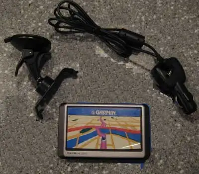 Works great Updated Canada/US maps Live traffic monitor to save time by rerouting around traffic jam...