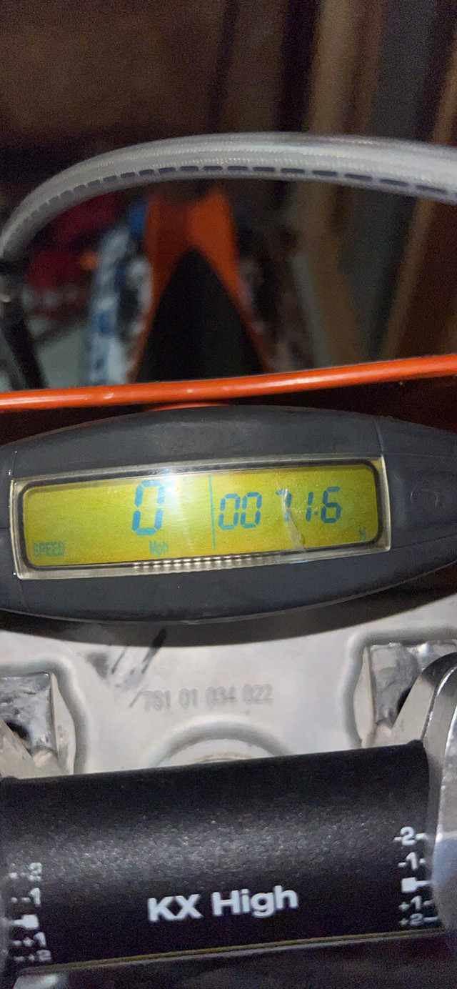 2011 KTM 200 XCW in Dirt Bikes & Motocross in Medicine Hat - Image 2