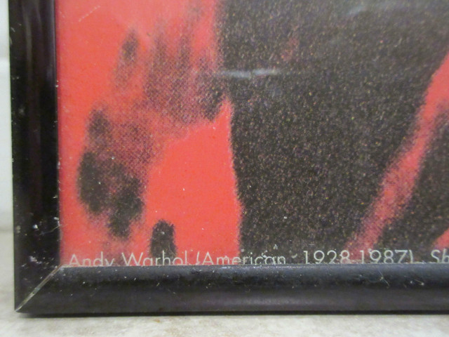 1992 ANDY WARHOL 'SHOES' POSTER FRAMED in Arts & Collectibles in City of Toronto - Image 4