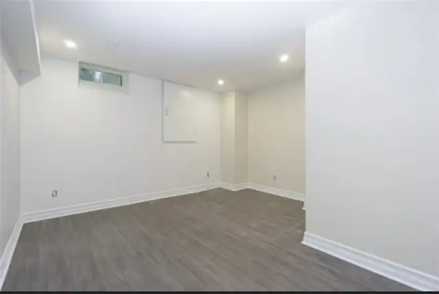 Bedroom for rent in Room Rentals & Roommates in Oshawa / Durham Region - Image 2