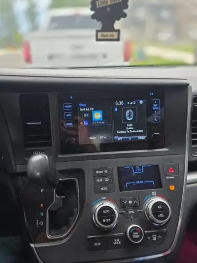2015 Toyota Sienna Upgrade Original Screen With Wireless Carplay, View more