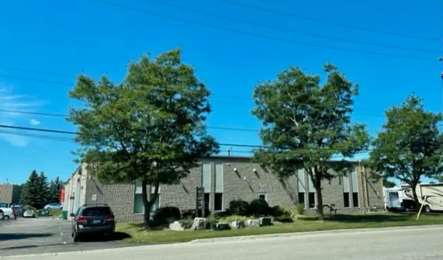 COLBY DRIVE desirable location! in Commercial & Office Space for Rent in Kitchener / Waterloo - Image 11