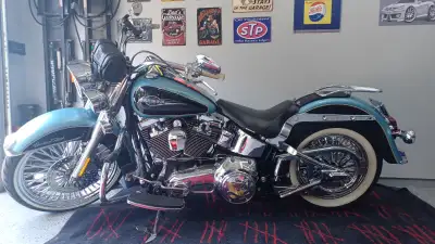 2007 Heritage Softail Classic in excellent condition. 6-speed transmission, black and blue paint sch...