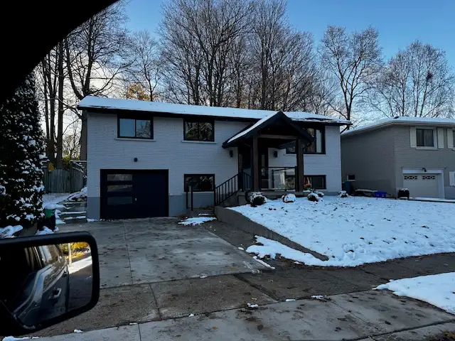 HOUSE FOR SALE IN WATERLOO IN A DESIRED AREA FULLY RENOVATED