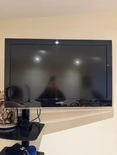 42” Samsung TV, View more