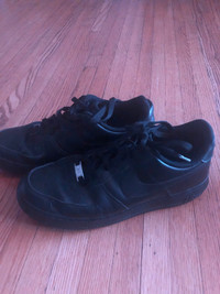 Nike Air Force 1 Black size 9
