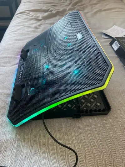 Barely used a couple of months then sold my laptop. Features: - Adjustable multi-color back light -...