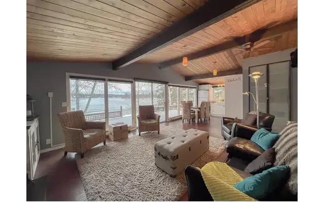 Lake front Cabin on Emma Lake in Saskatchewan in Canada - Image 6