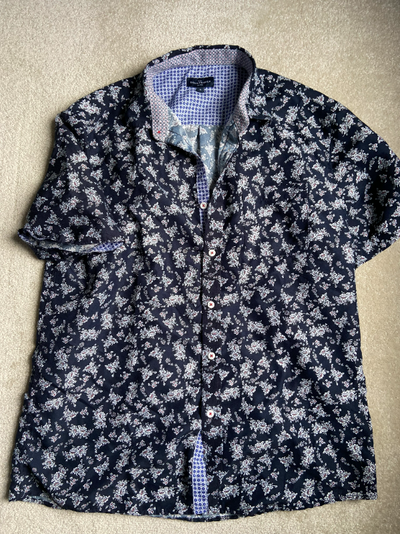 Rue St Patrick Button Up Sz Large, View more