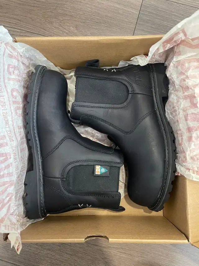 Kodiak Bralorne Boots - Size 8 in Men's Shoes in Kitchener / Waterloo - Image 2