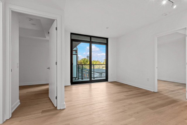 New 2 Bed + Den Condo at Arte Residences - Next to GO Station in Long Term Rentals in Mississauga / Peel Region - Image 4